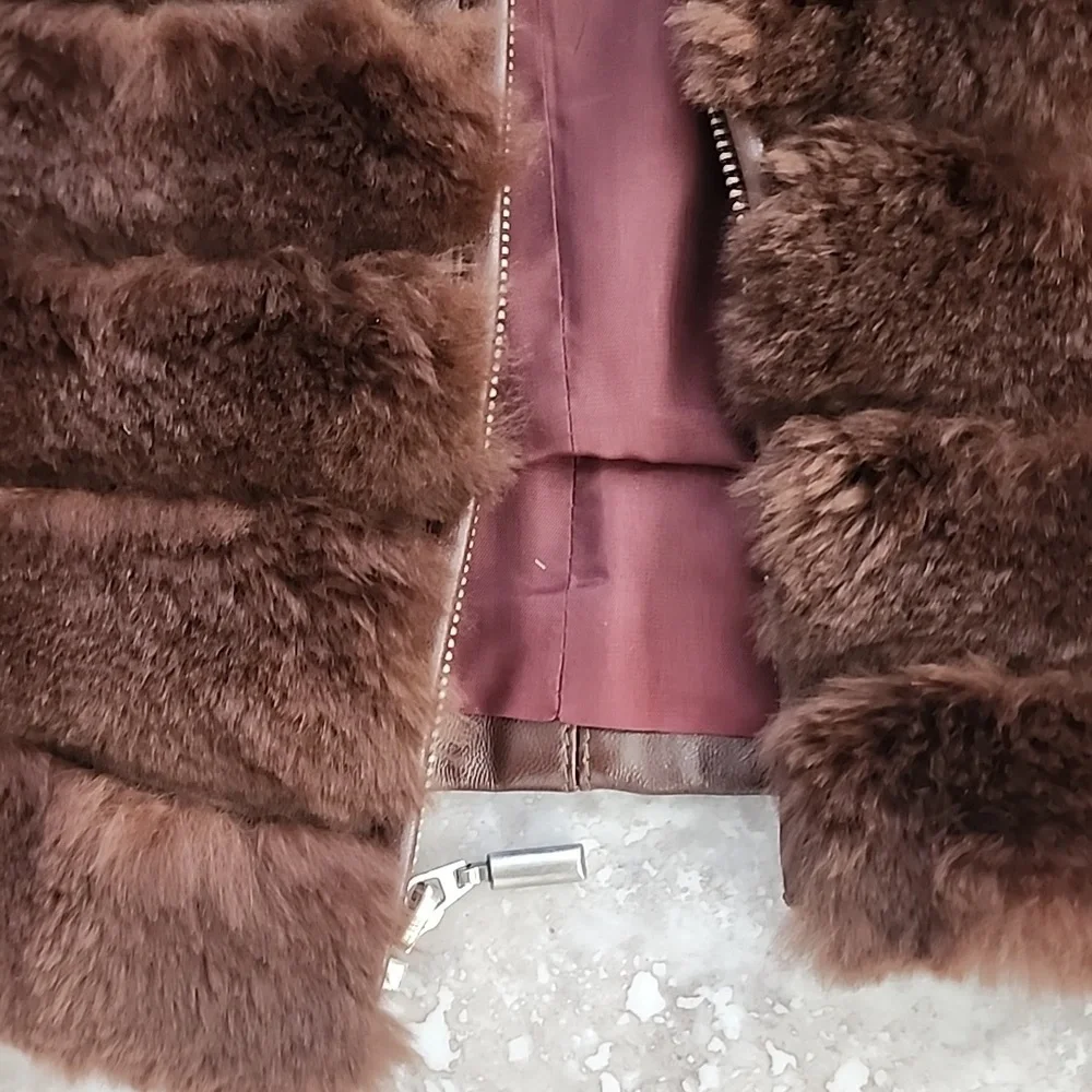 ALBERTO MAKALI EUC REAL LEATHER N REAL FUR ZIP FRONT LINED VEST SIZE 6 - Picture 2 of 7